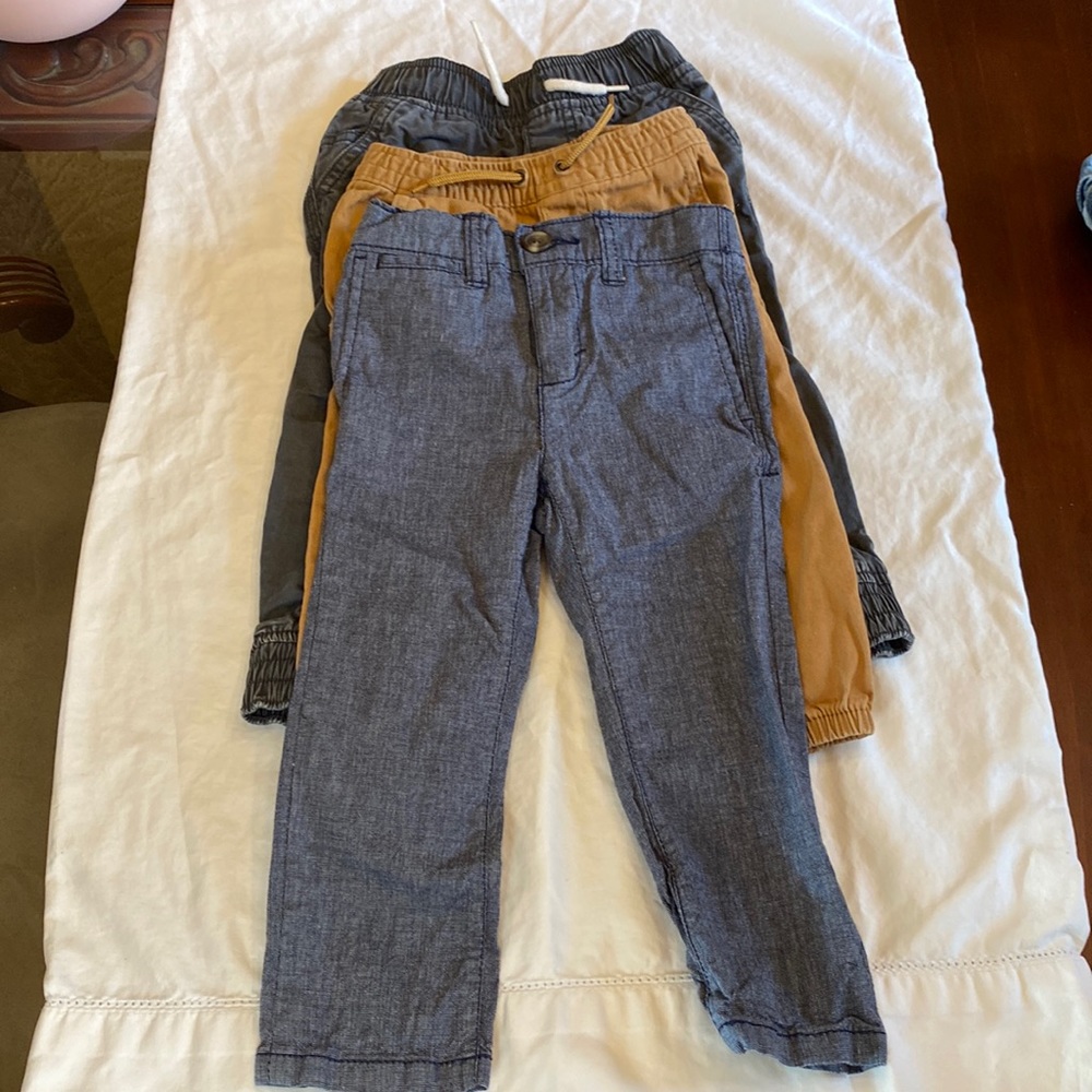 Bundle of 3 pants, size  2T. Old navy, Joe Fresh and US Polo.